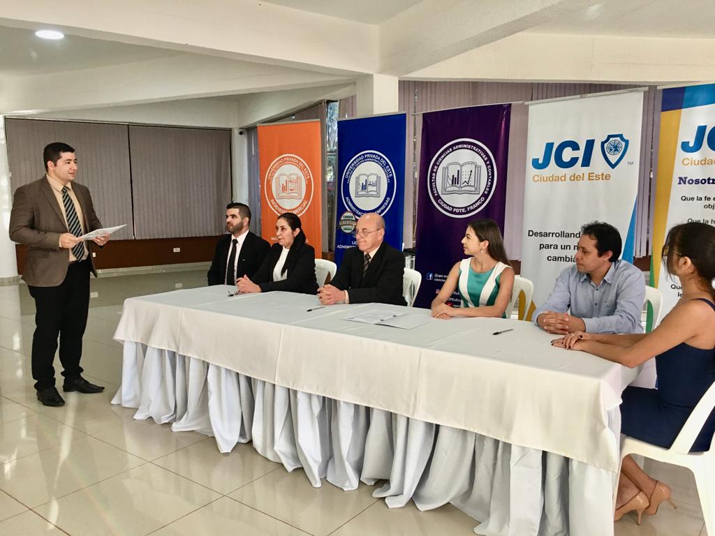 Firma de Convenio entre la Facultad de Ciencias Administrativas y Contables UPE y la JCI Ciudad del Este